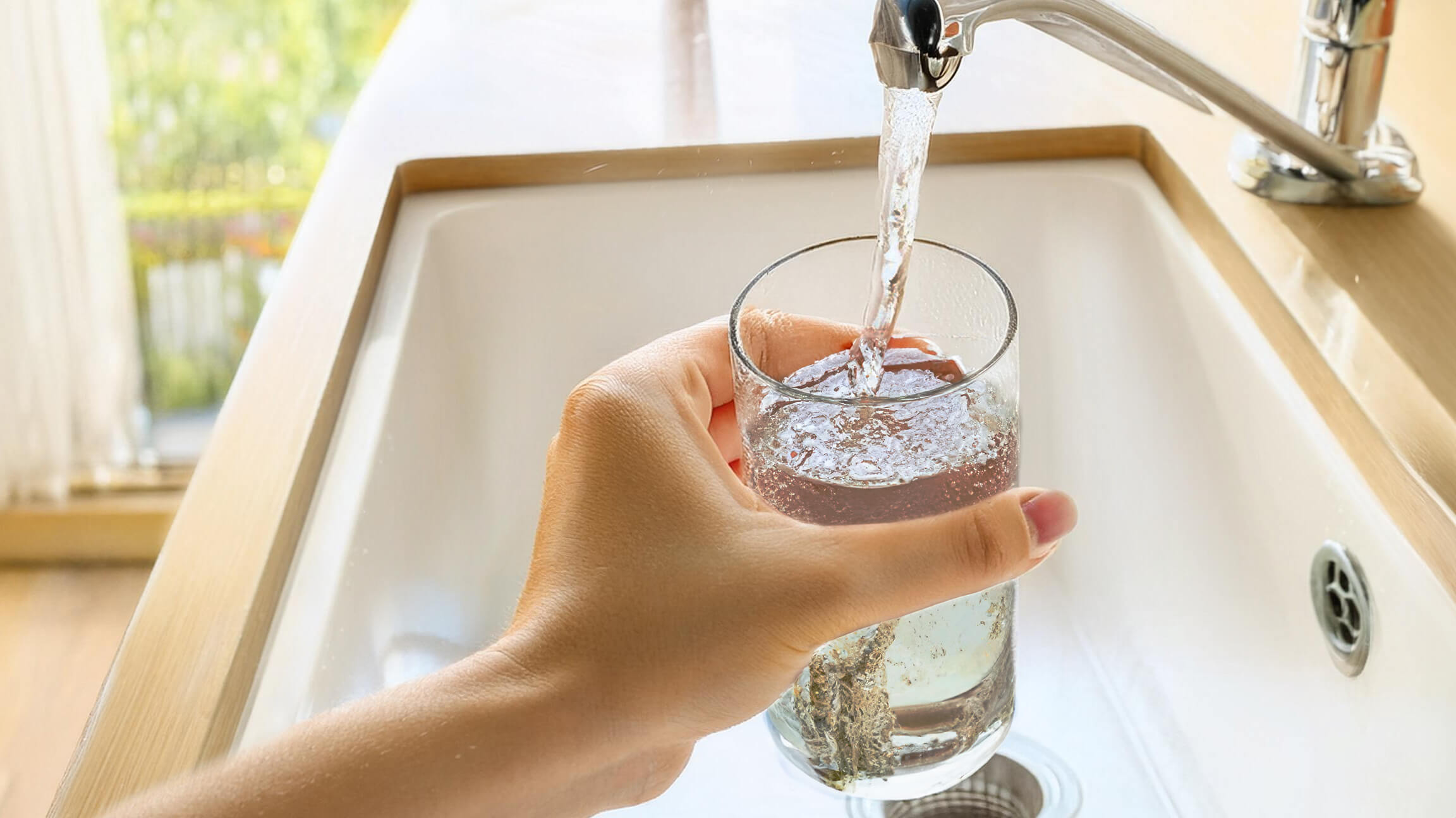 Remove chlorine chemical and odor from water