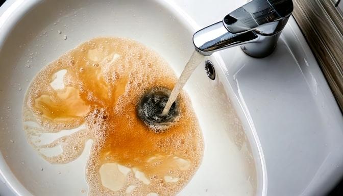 Sulfur and other contaminants in tap water